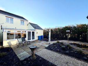 Rear- click for photo gallery